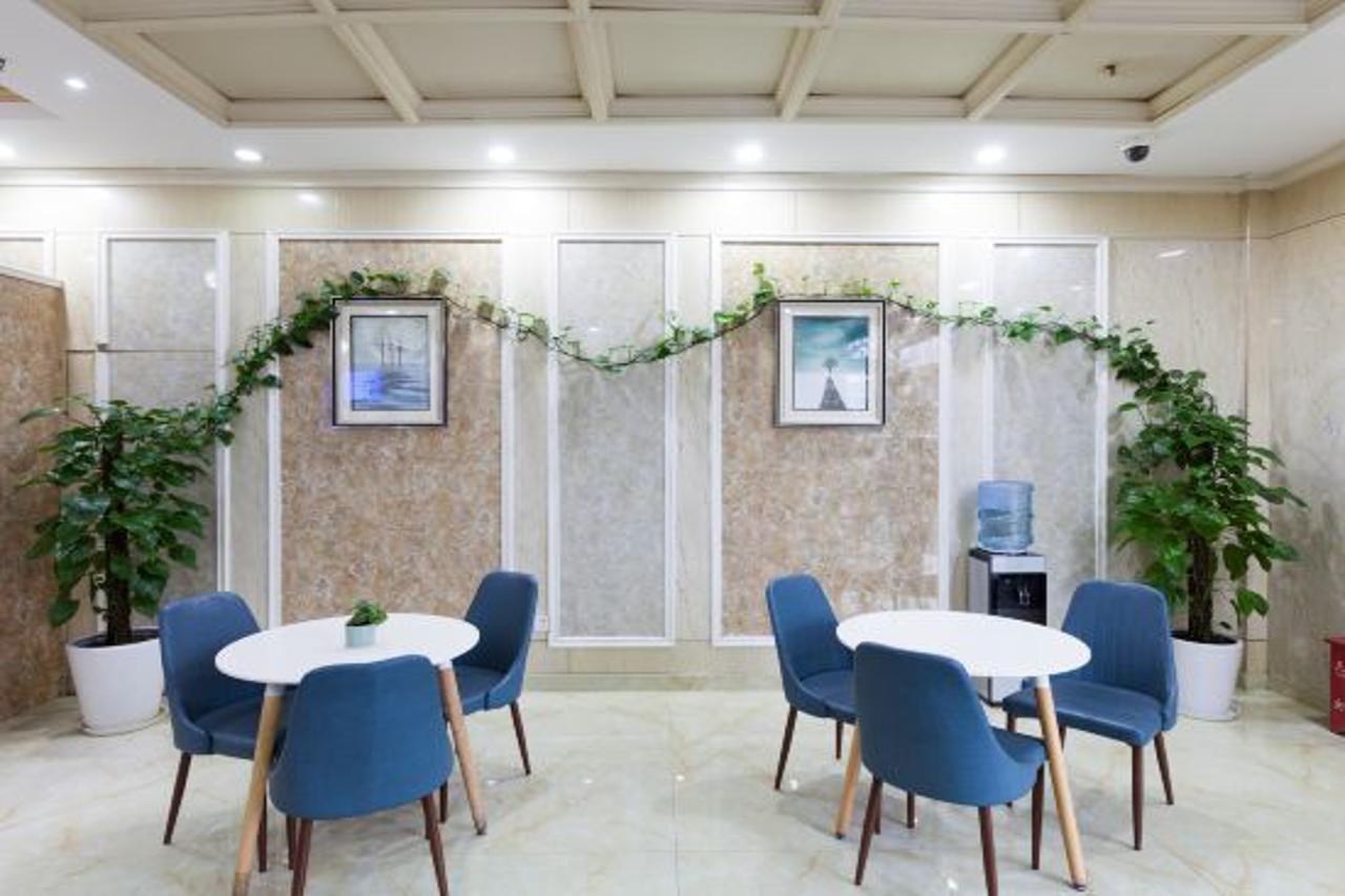 95 Jwh Hotel